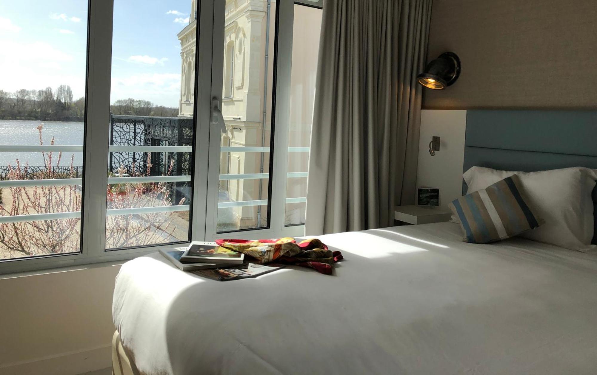 Les 3 Lieux Hotel Les Ponts de Ce Bagian luar foto