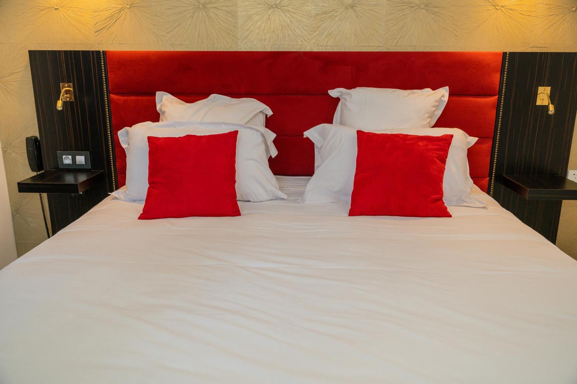 Les 3 Lieux Hotel Les Ponts de Ce Bagian luar foto