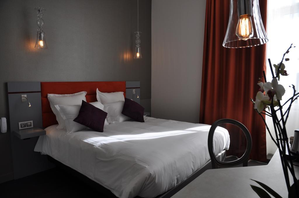 Les 3 Lieux Hotel Les Ponts de Ce Bagian luar foto