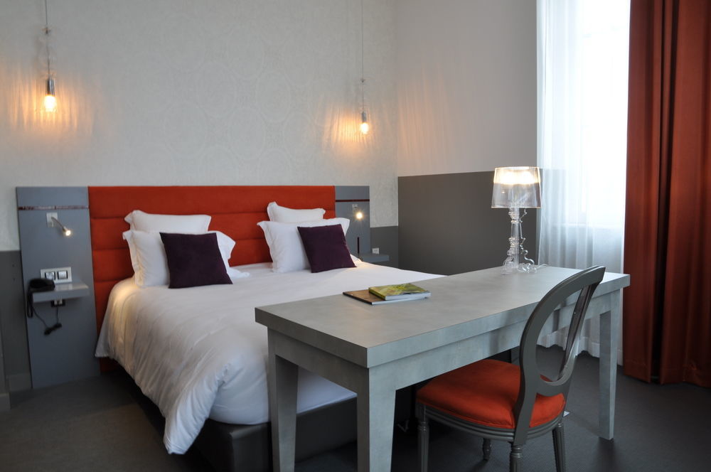 Les 3 Lieux Hotel Les Ponts de Ce Bagian luar foto