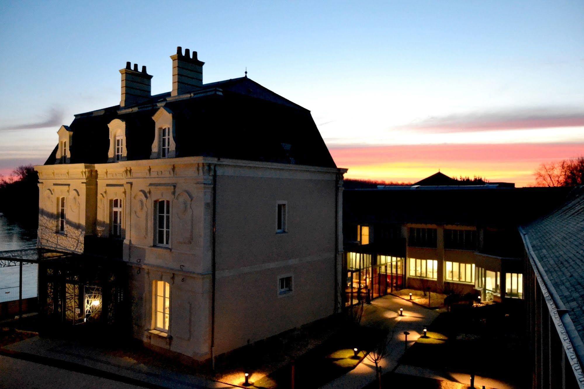 Les 3 Lieux Hotel Les Ponts de Ce Bagian luar foto